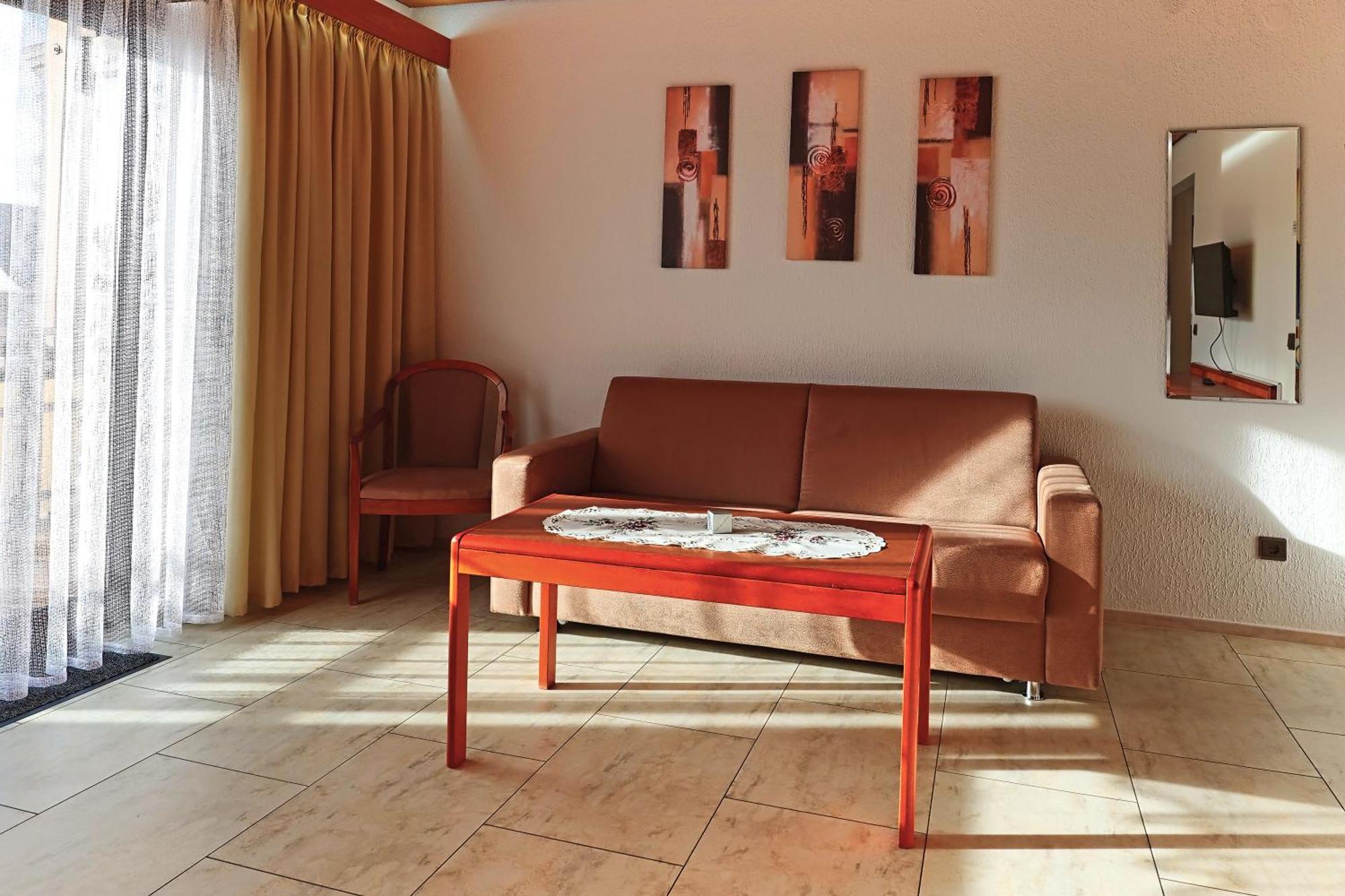 Hotel Garni Sebastian Kirrweiler  Extérieur photo